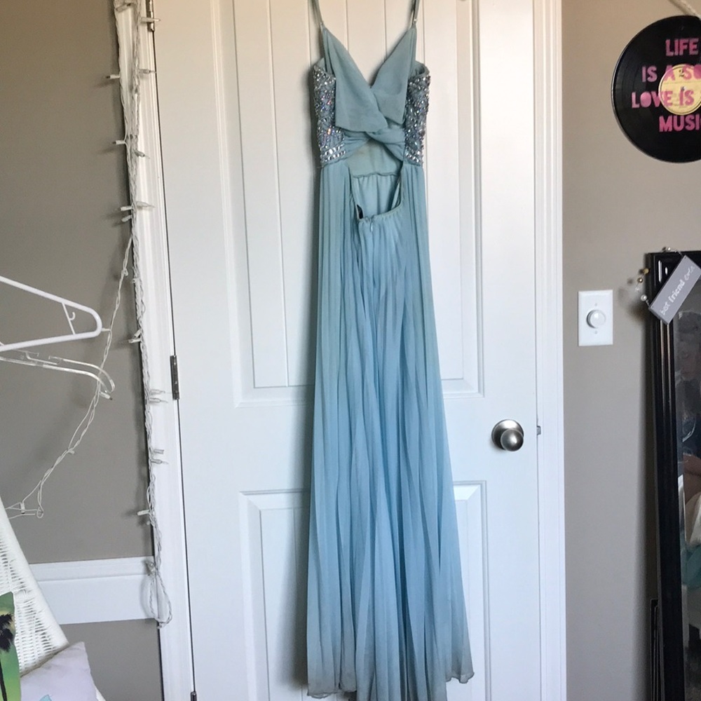 PROM DRESS! - Picture 3 of 6